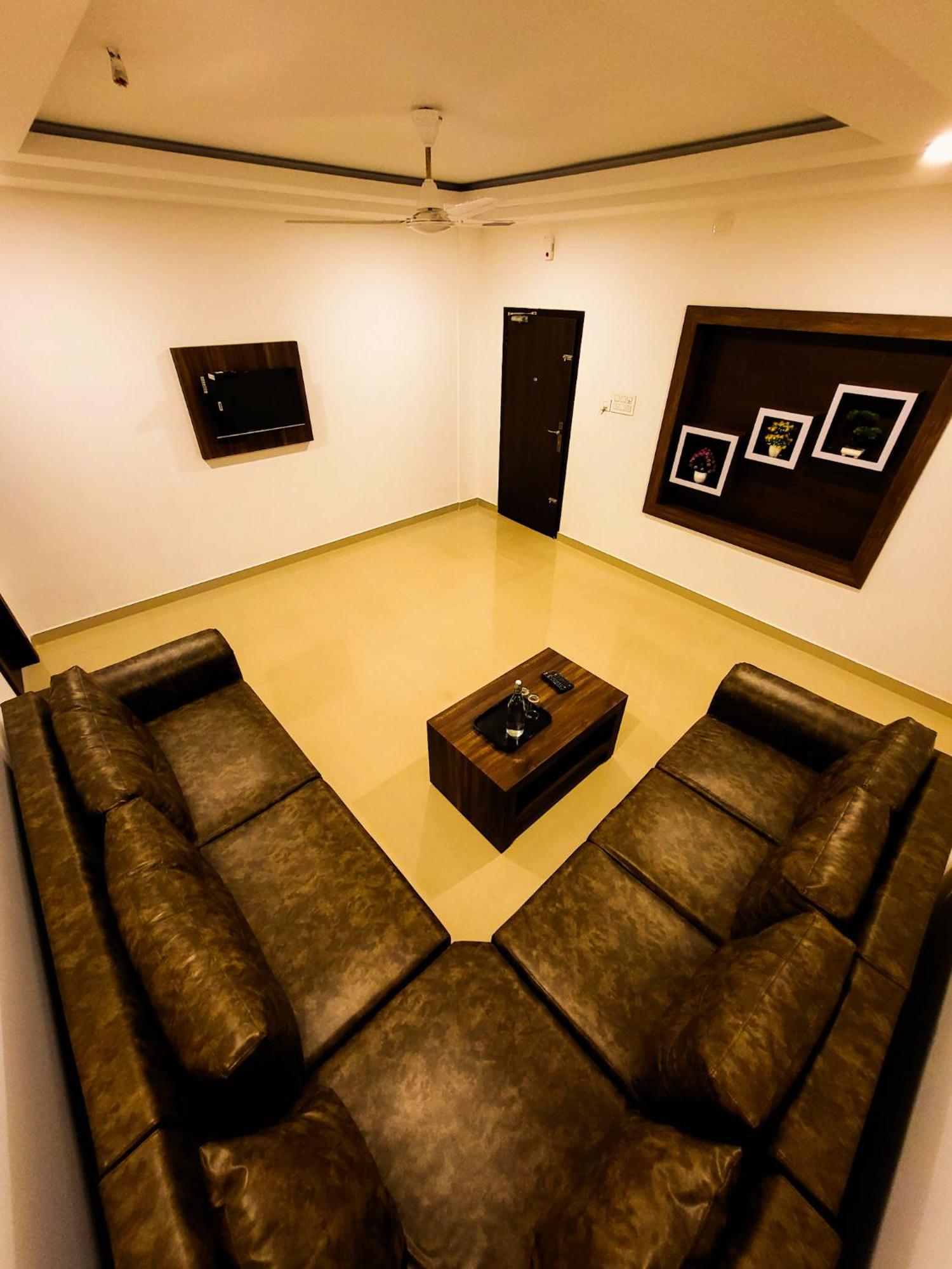 Thejaswini Residency Cheruvathur Nīleshwar Esterno foto