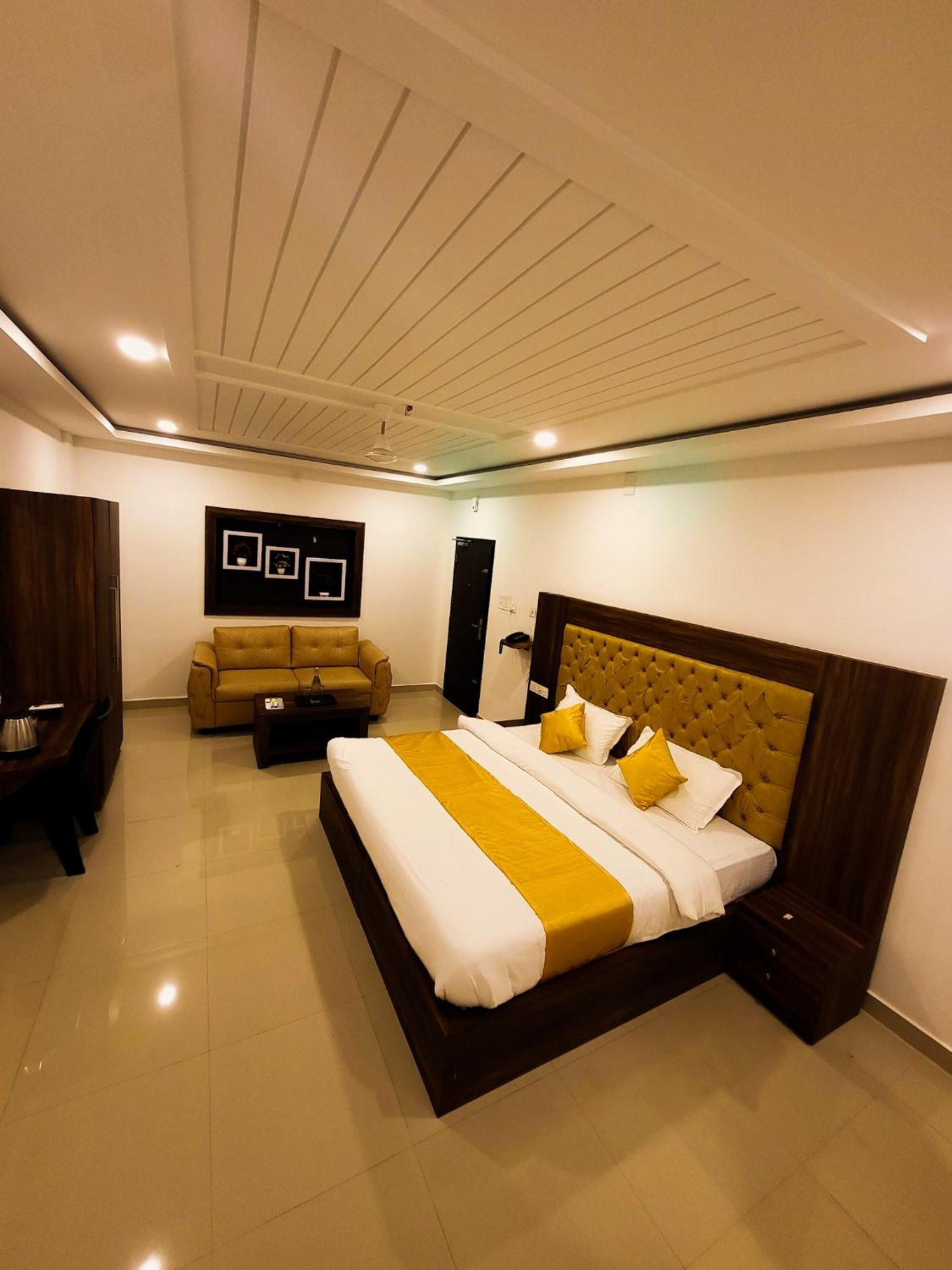 Thejaswini Residency Cheruvathur Nīleshwar Esterno foto