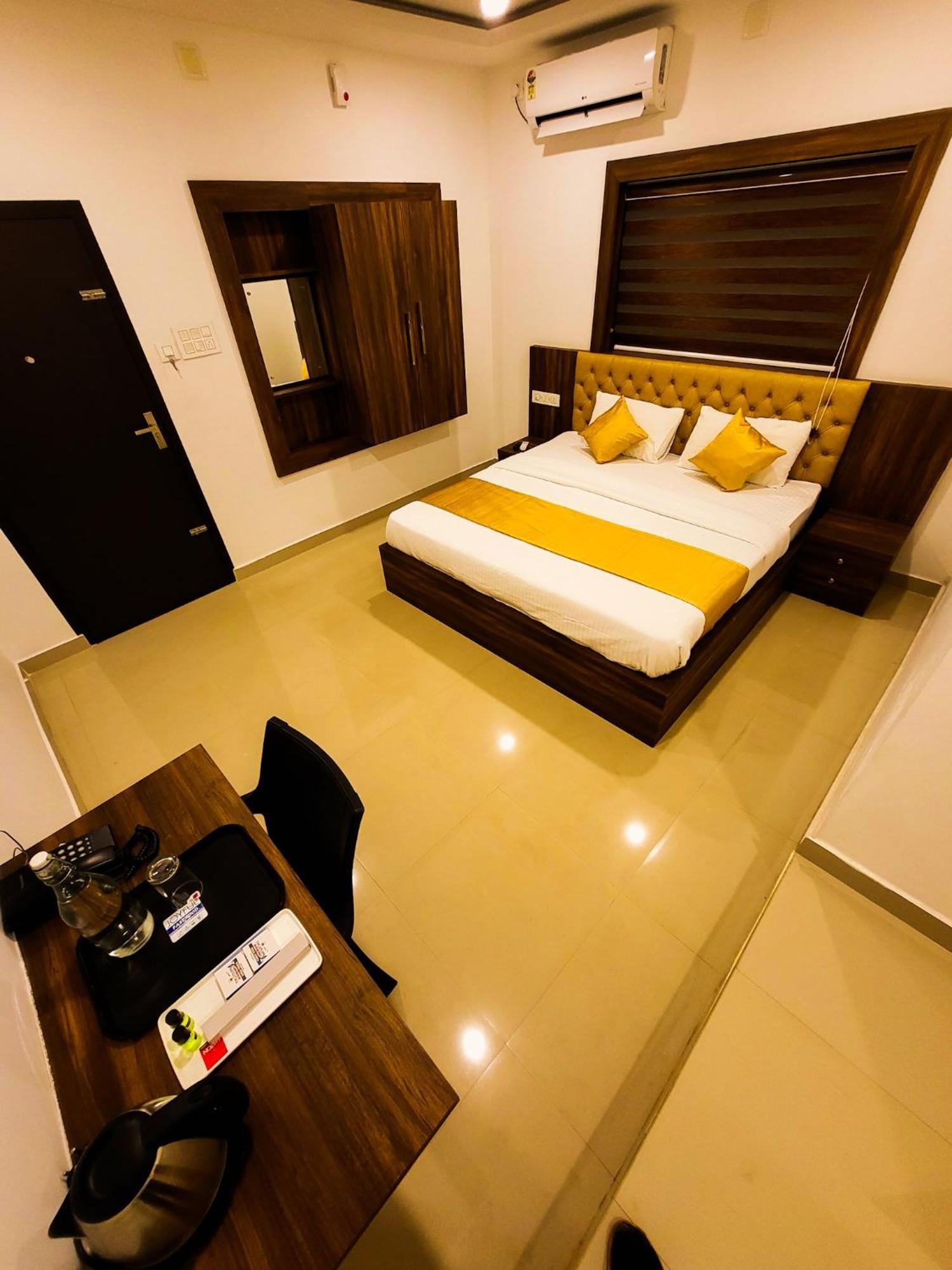 Thejaswini Residency Cheruvathur Nīleshwar Esterno foto