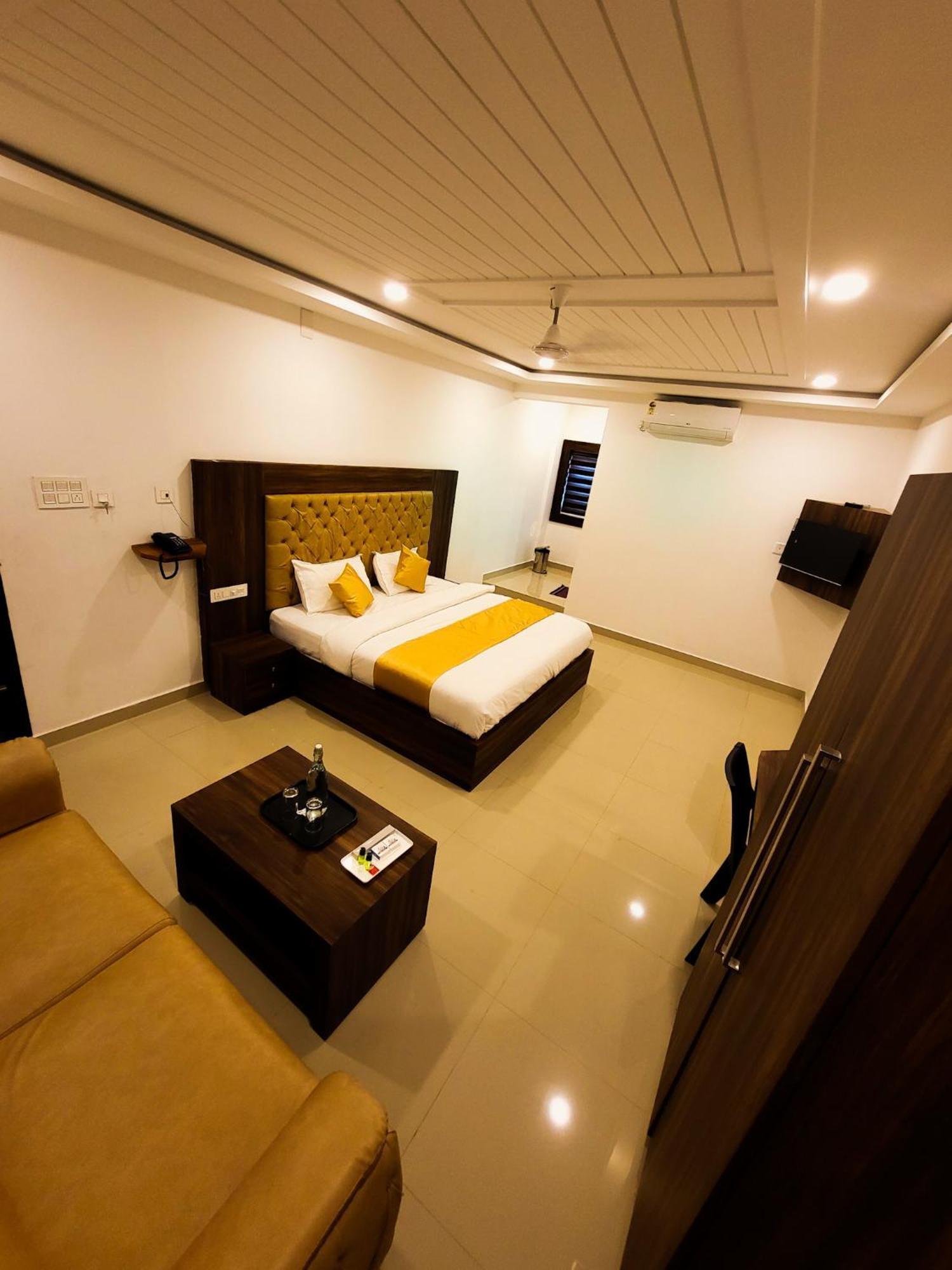 Thejaswini Residency Cheruvathur Nīleshwar Esterno foto