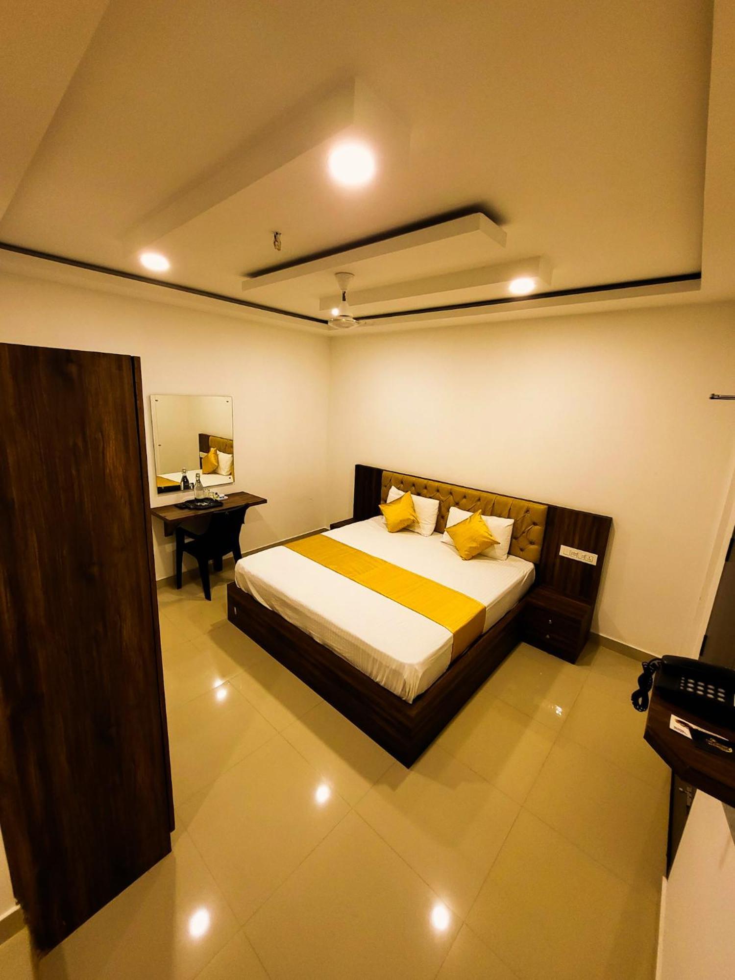 Thejaswini Residency Cheruvathur Nīleshwar Esterno foto